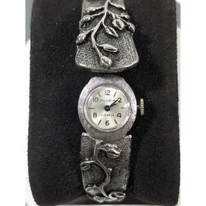Vintage Pilgrim 17 Jewel Swiss Watch Hidden Face Vine Leaf Bracelet Working